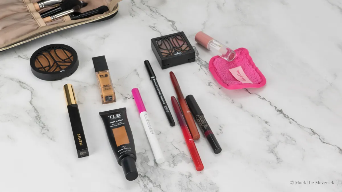 Travel Makeup Outfit Coordination